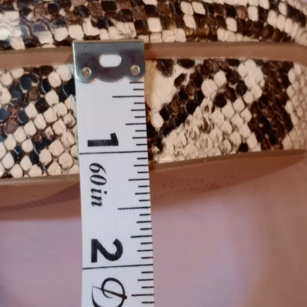 JustFab Showoff,Gray Platform Shoes with Ankle Strap and Rounded Toe, Size 10